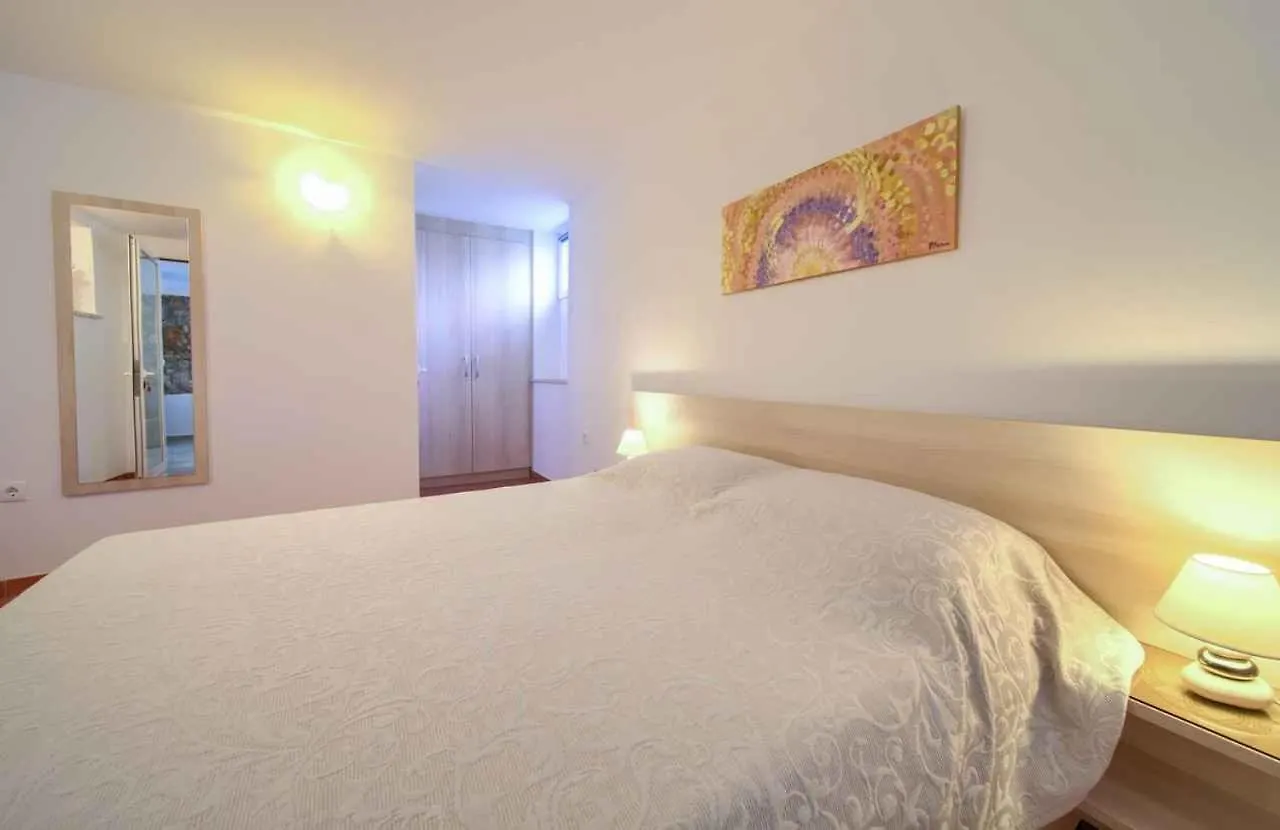 Apartment In Vrbnik - Insel Krk 47397 0*,